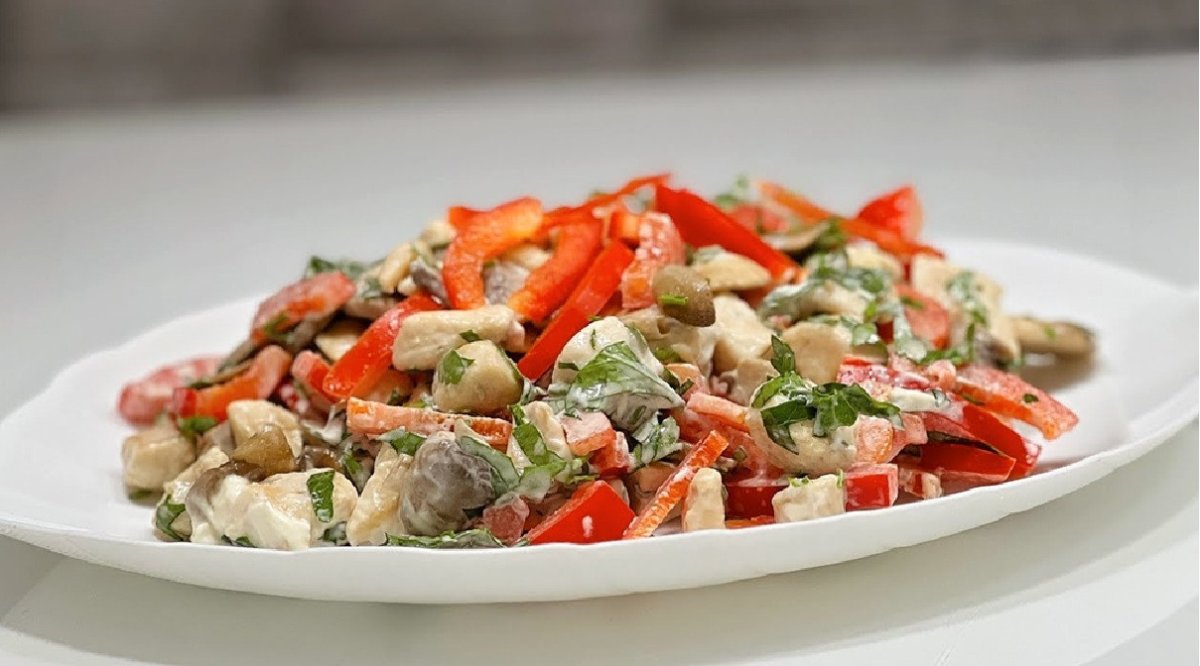 салат с перцем и грибами