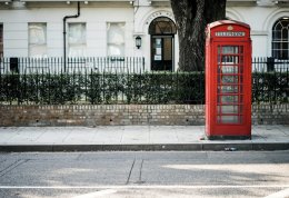 Красная телефонная будка