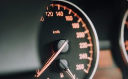 Спидометр в машине