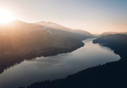 Река на рассвете