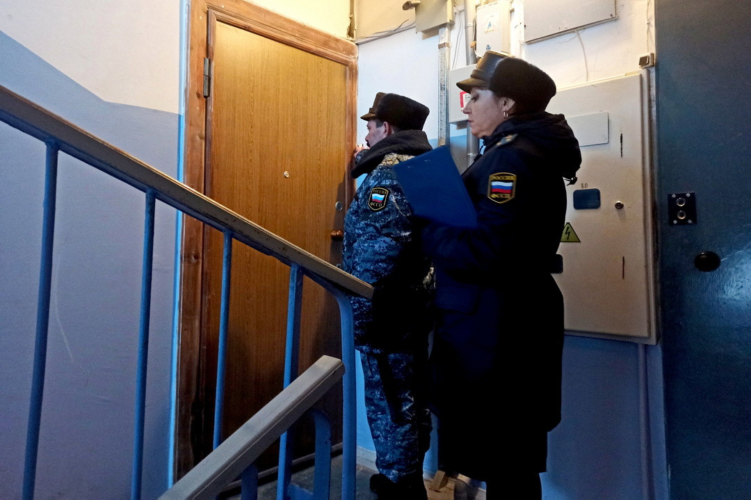 Судебные приставы