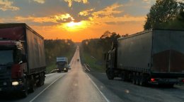 фуры на трассе