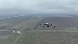 дрон в небе