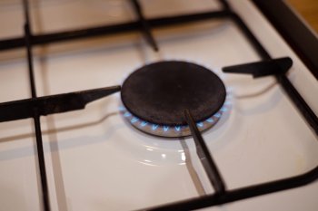 Включенная газовая горелка