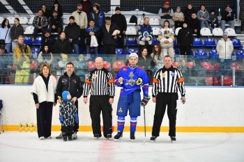 Участники турнира по хоккею