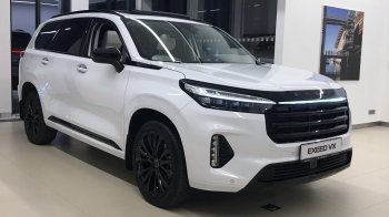 белый Exeed VX  в салоне