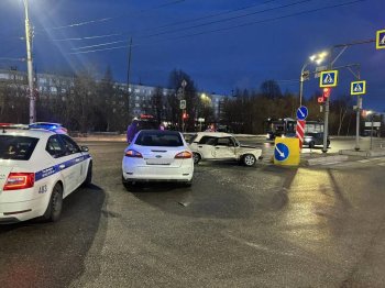 Место ДТП в Мурманске.