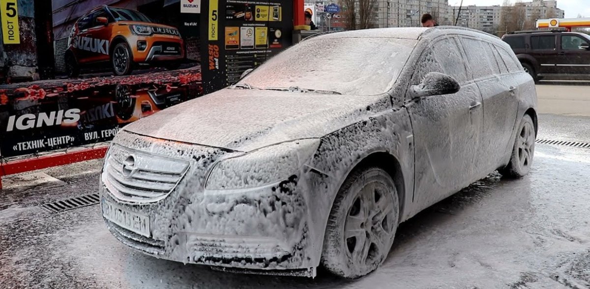 автомобиль в пене