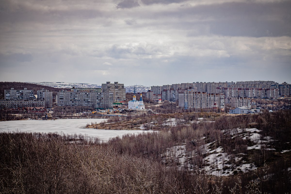 Вид на Семёновское озеро в мае