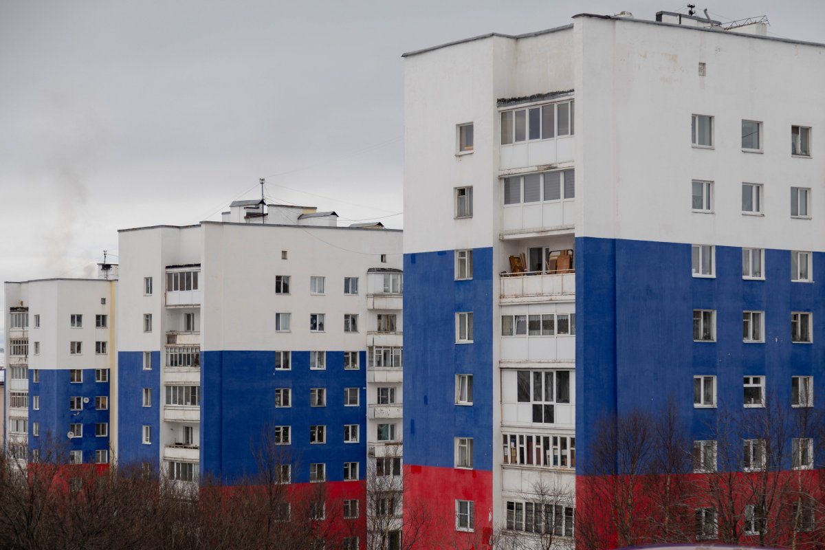Дома окрашенные в российский триколор