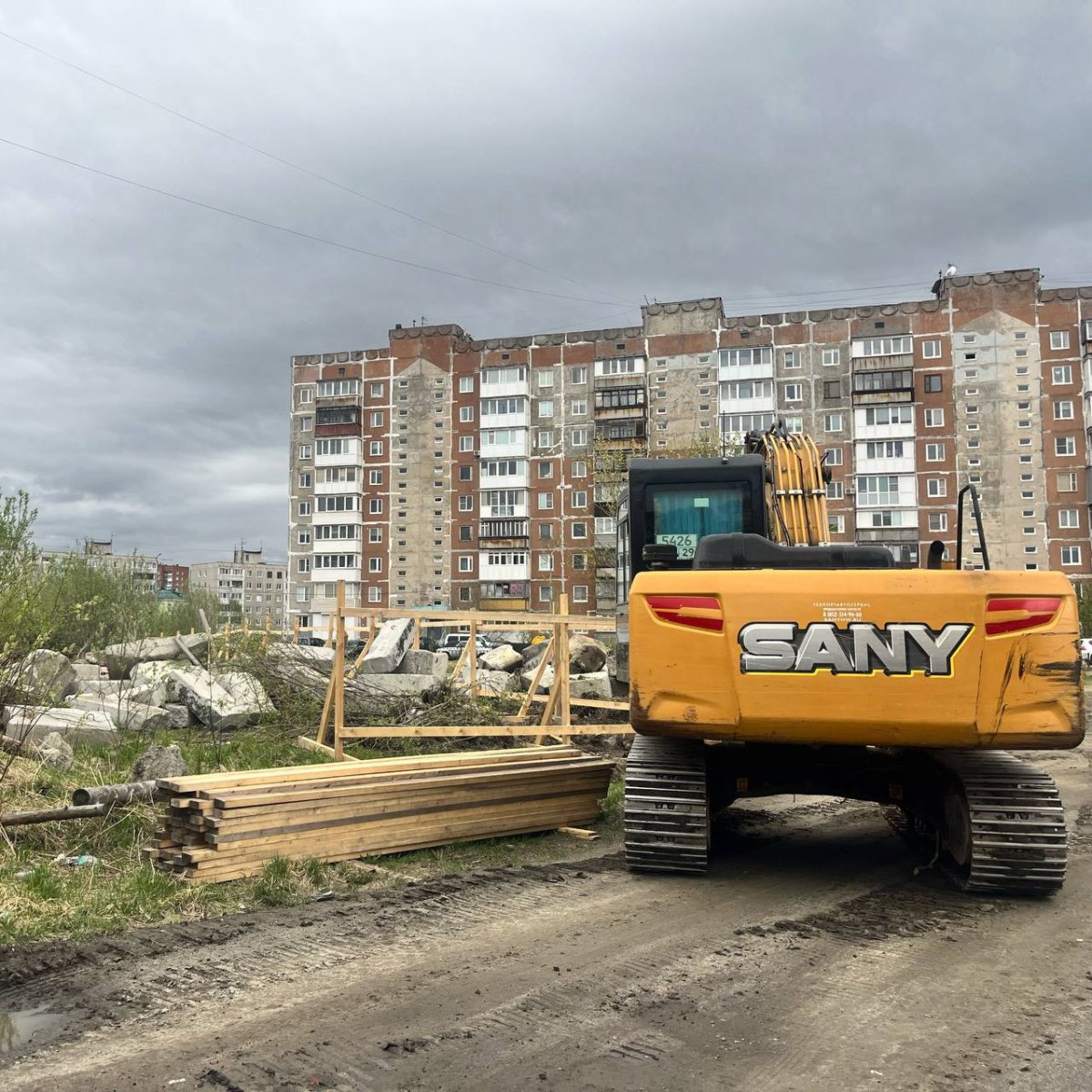 Стройка на улице Генерала Журбы.