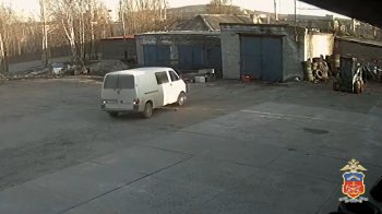 Микроавтобус в Полярных Зорях.