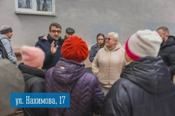 Встреча жителей Мурманска с начальником управления округа