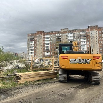 Стройка на улице Генерала Журбы.